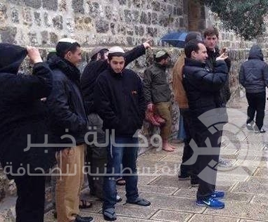 مستوطنو وجنود الاحتلال يقتحمون المسجد الاقصى