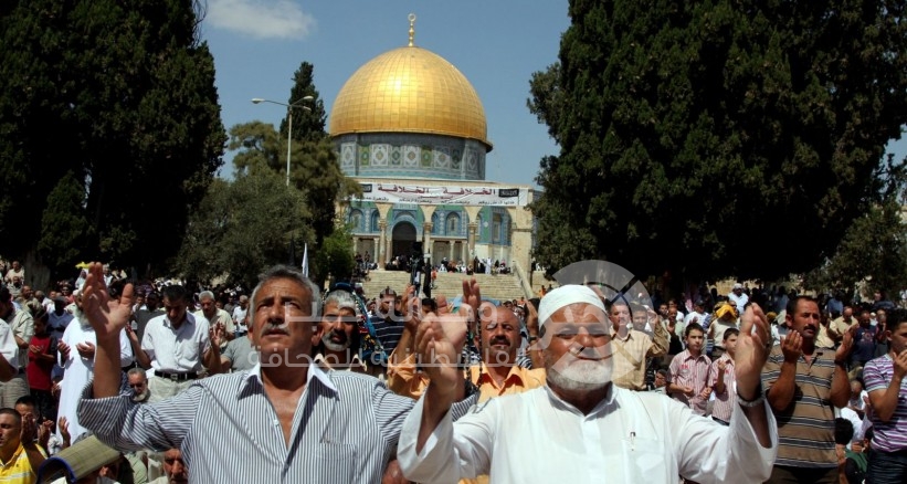 الاحتلال يقرر منع الغزين من الصلاة بالأقصى رداً على سقوط صاروخ في النقب