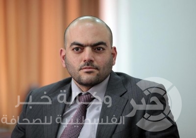 على كف عفريت