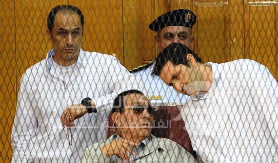 مصدر أمني: ترحيل جمال وعلاء إلى طرة.. وعودة مبارك للمستشفى العسكري