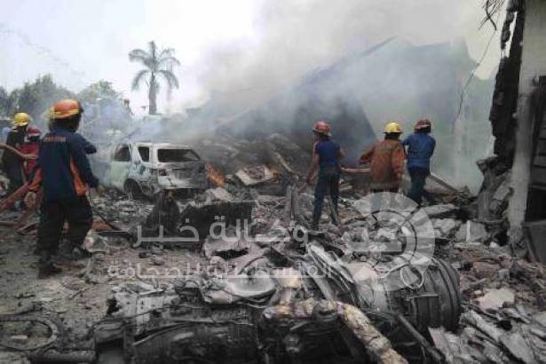 مقتل 30 شخص بسقوط طائرة عسكرية في إندونيسيا