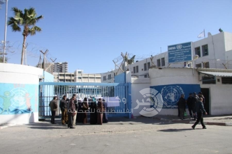 "أونروا" تجمّد التوظيف بمناطق عملياتها والسبب ؟؟!!