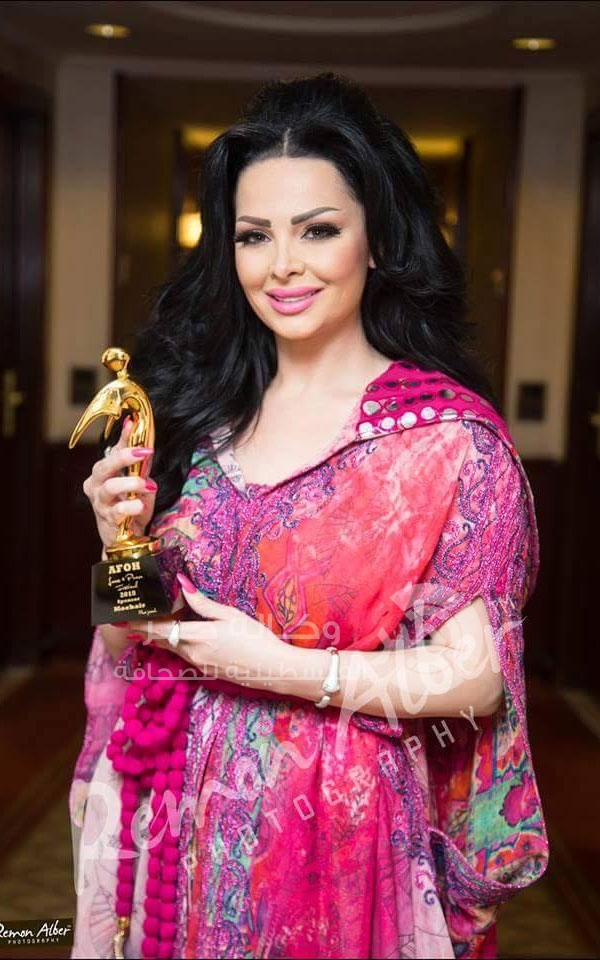 ديانا مبهرة بإطلالتها الربيعية