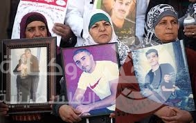 طولكرم: أهالي الأسرى يطالبون بإنقاذ حياة أبنائهم المرضى