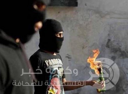 اعتقال "خلية فلسطينية" بدعوى قيام افرادها بإلقاء زجاجات حارقة