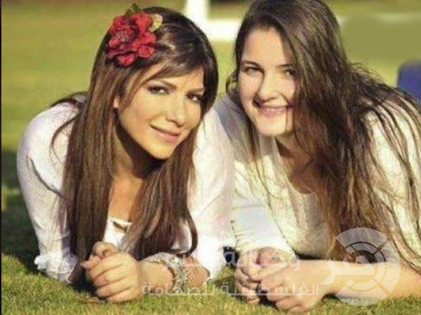 ابنة أصالة تنفي طلاقها بشكل عملي في حضن زوجها