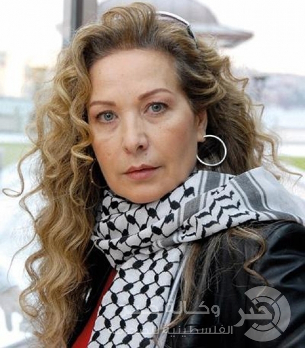 رسالة غاضبة من الممثلة رغدة للأسد لـ"حفظ ما تبقى من الوطن"