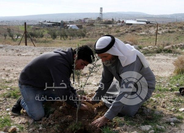 الشاباك يمنع فلسطينياً من حصد القمح .. خشية اغتيال "ليبرمان"
