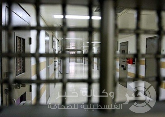 17 أسيرا مضربا عن الطعام في حال الخطر