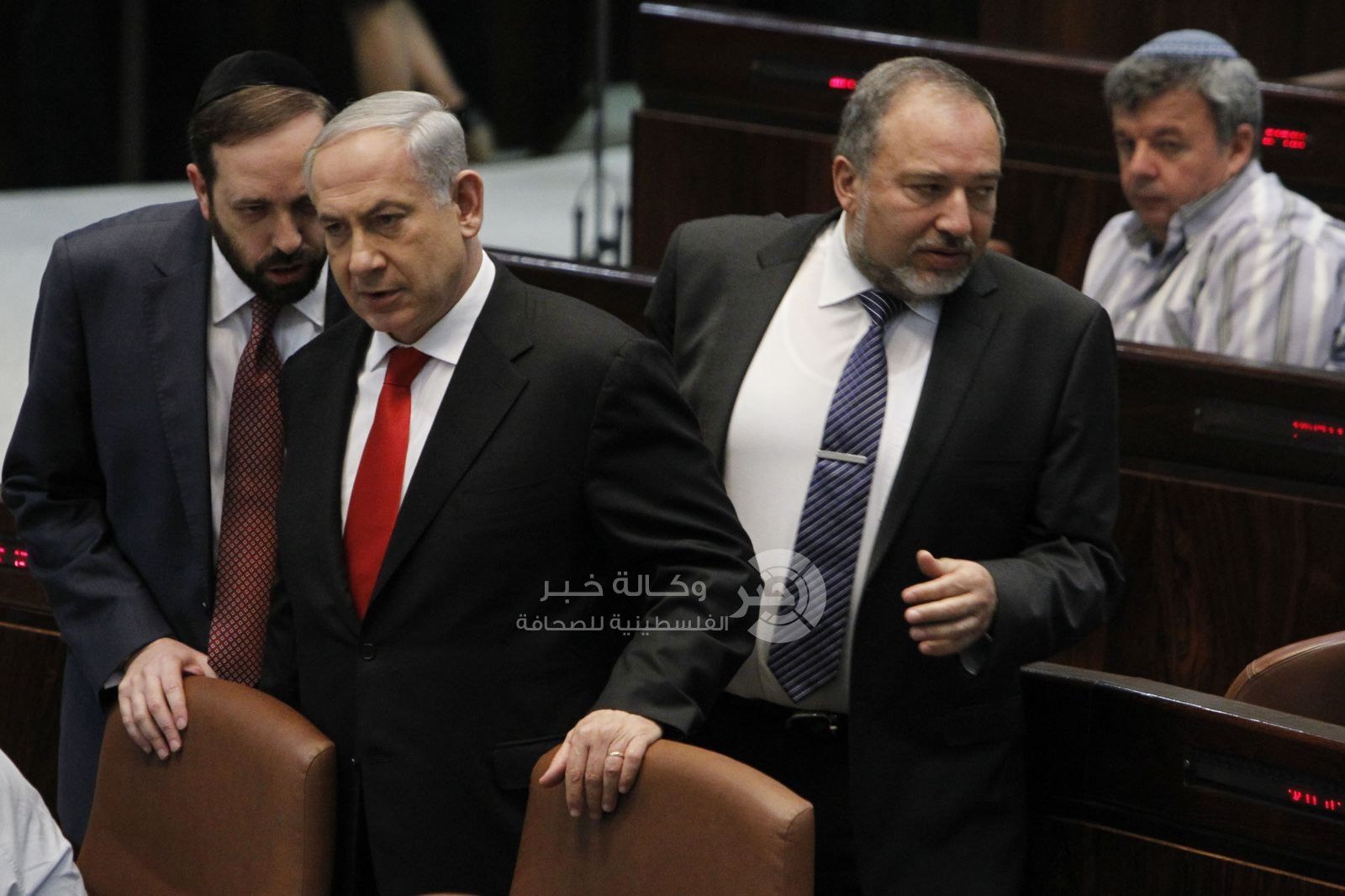 ليبرمان يطالب نتنياهو بتدمير "حماس" وليس احتلال قطاع غزة