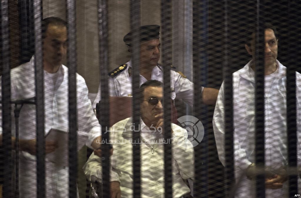 النيابة تطالب بتوقيع أقصى عقوبة على مبارك ونجليه بـ"القصور الرئاسية"