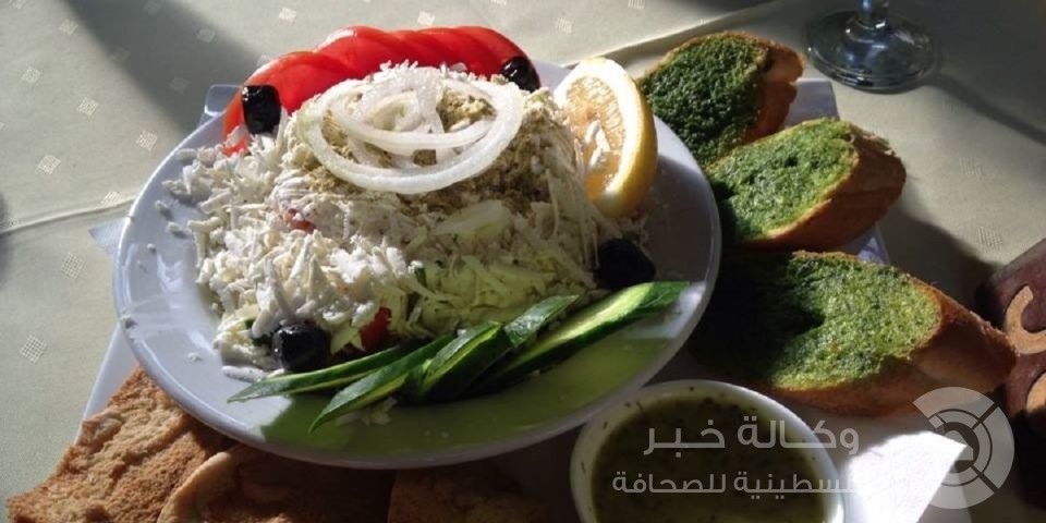 السلطة اليونانية بطريقة سهلة ولذيذة