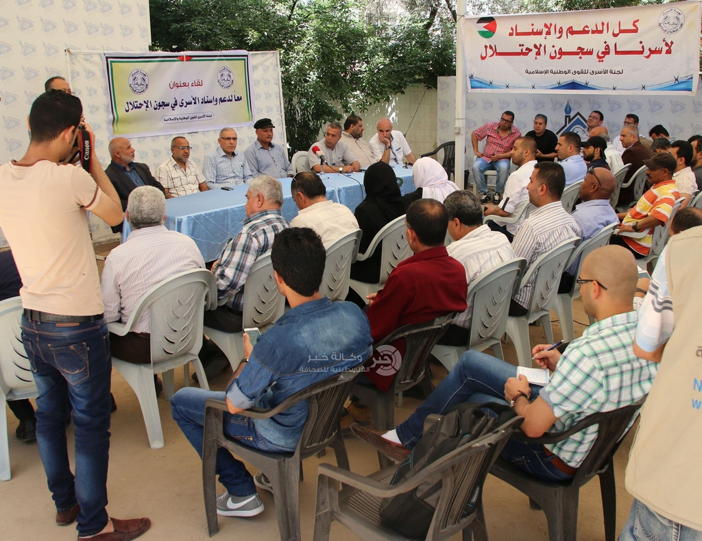 مختصون يطالبون بإخراج ملف الاسرى من النزاعات السياسية