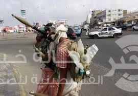 بالصور :اشتباكات بمطار عدن والمقاومة تصد هجوما للحوثيين بالضالع