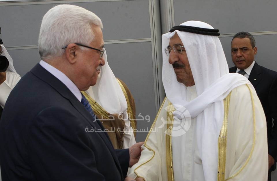الرئيس عباس: يعزي أمير الكويت بضحايا التفجير