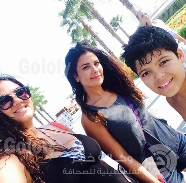 بالصور : صبا مبارك تستجم في تركيا مع ابنها