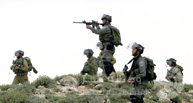 هآرتس: اسرائيل صرفت النظر عن توجيه ضربة عسكرية لإيران