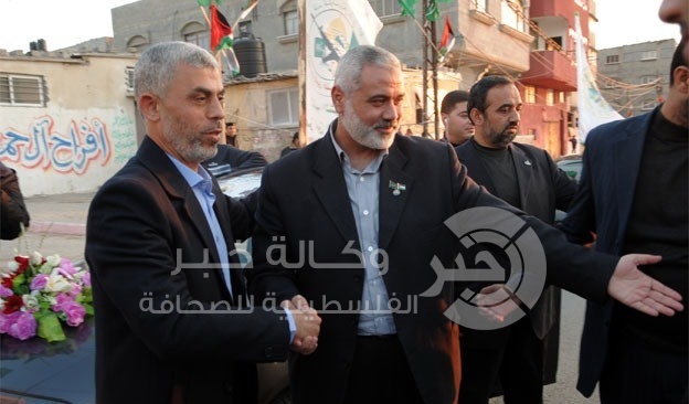 الكشف عن وفد حماس المفاوض بقيادة السنوار "المسؤول الجديد عن ملف الأسرى الإسرائيليين لدى القسام"