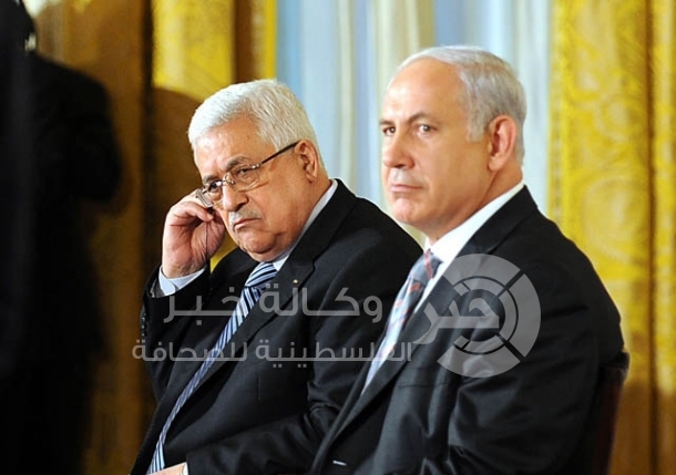 صحافي إسرائيلي: الرئيس عباس يهاجم حماس ليغازل نتنياهو