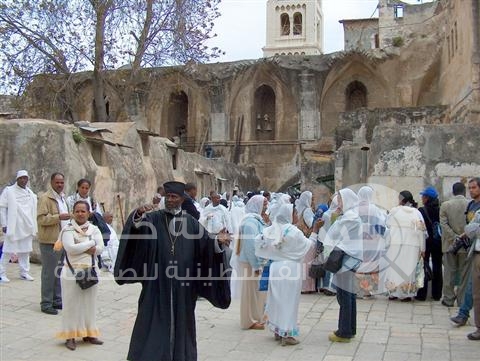 بالصور: توافد الحجاج المسيحيون على مدينة القدس للاحتفال بـ"عيد القيامة"