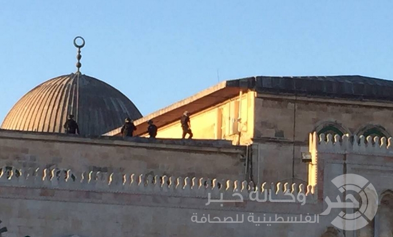 حائط مصفح في الأقصى واندلاع حريق في المصلى القبلي