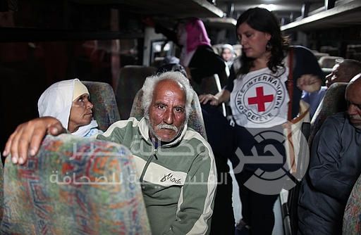 دفعة من أهالي الاسري يزورون ابنائهم في سجن "ايشل"