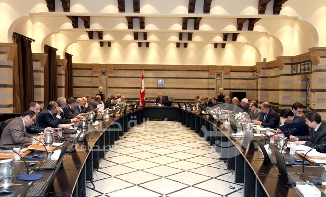 بالفيديو: مشادّة كلامية بين رئيس الحكومة ووزير الخارجية اللبناني