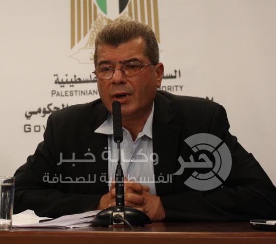 قراقع: قد تنفجر السجون بطريقة لا يمكن لأحد أن يضبطها