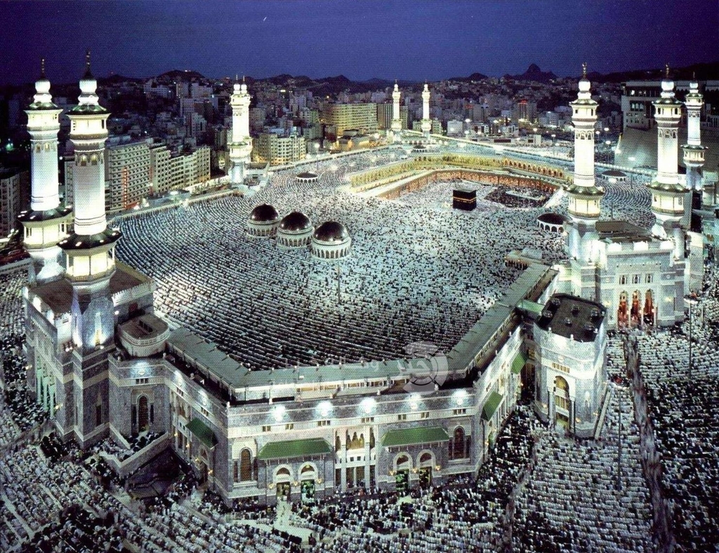 السعودية تستعد  لليلتي “الذروة” بالحرم المكي