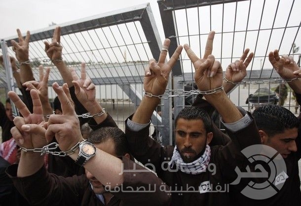 أسرى محررون يطالبون الحكومة بحقوقهم القانونية