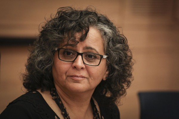 "توما سليمان" تشن هجومًا على نتنياهو بسبب النساء