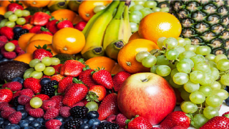 حفنة يومية من فاكهة شهية "تنقذ" حياتنا!