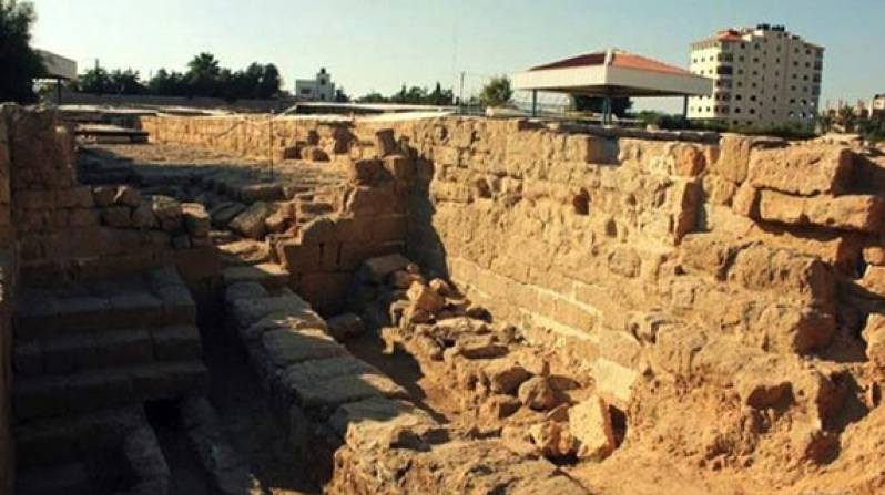 وقف أعمال التجريف في موقع تل السكن الأثري بغزة