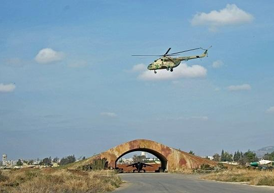  الجيش السوري يعلن استشهاد 6 واصابة آخرين نتيجة القصف..وأنباء عن اخلاء القاعدة من الطائرات