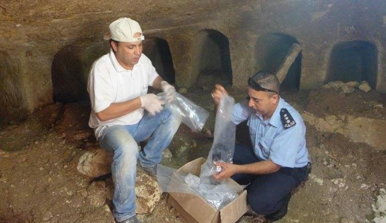 شرطة جنين تضبط قطعًا أثرية وتقبض على شخصين