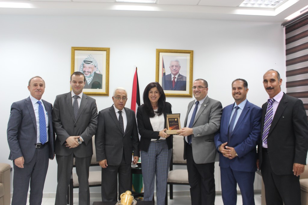 وزيرة الاقتصاد وملتقى رجال الأعمال الأردني الفلسطيني يبحثان التعاون المشترك