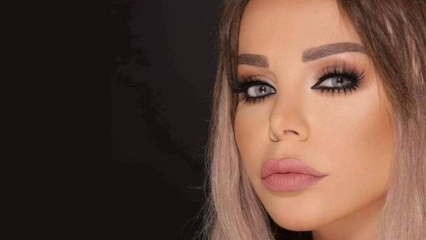 بالصورة: سيارة رزان الفاخرة في لندن.. ولوحتها ستُفاجئكم!