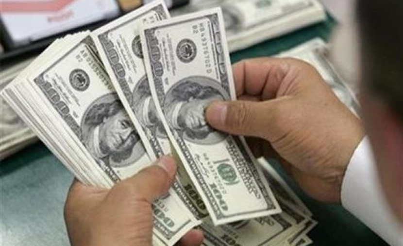مصدر عبري يكشف عن أسباب الموافقة على إدخال الأموال لغزة