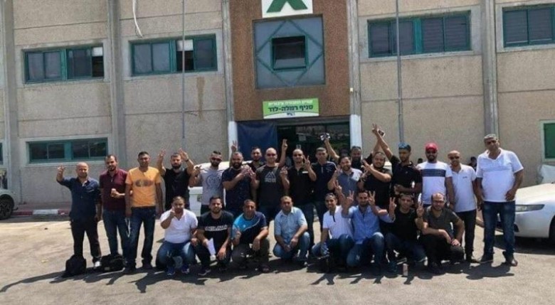 43 سائقًا فلسطينيًا بالداخل يقدمون استقالتهم من شركة إسرائيلية