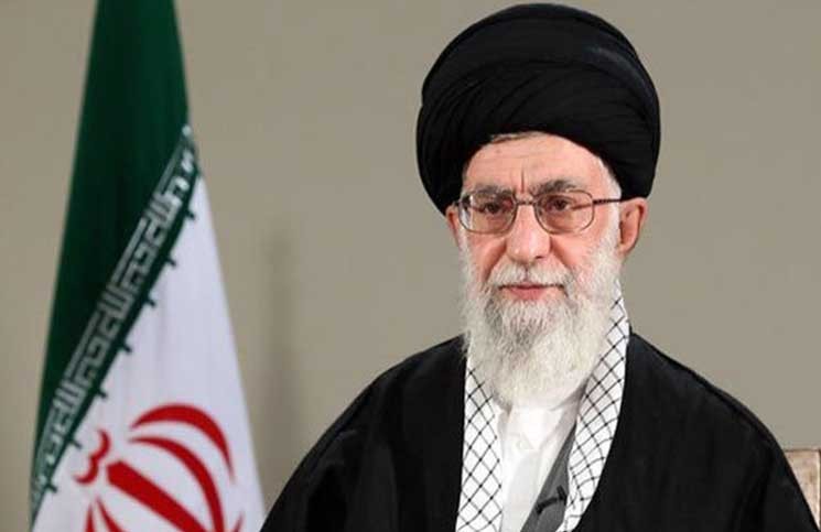 "خامنئي" يلوح بالانسحاب من الاتفاق النووي