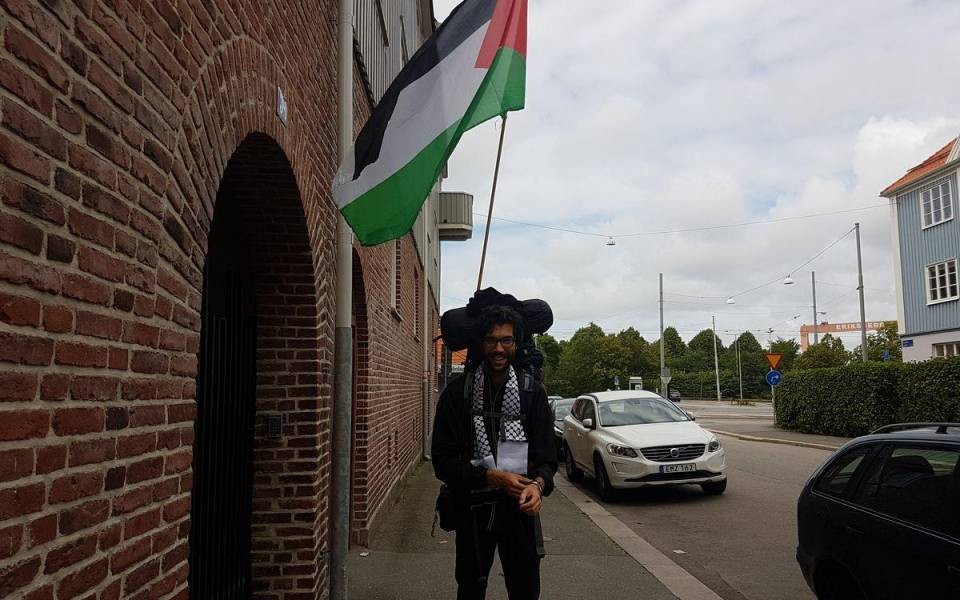متضامن سويدي يصل سلوفاكيا متجهًا إلى فلسطين مشياً على الأقدام