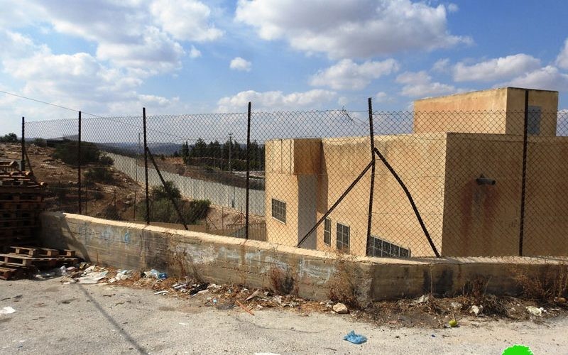 إخطار بوقف العمل في بركسات بالأغوار