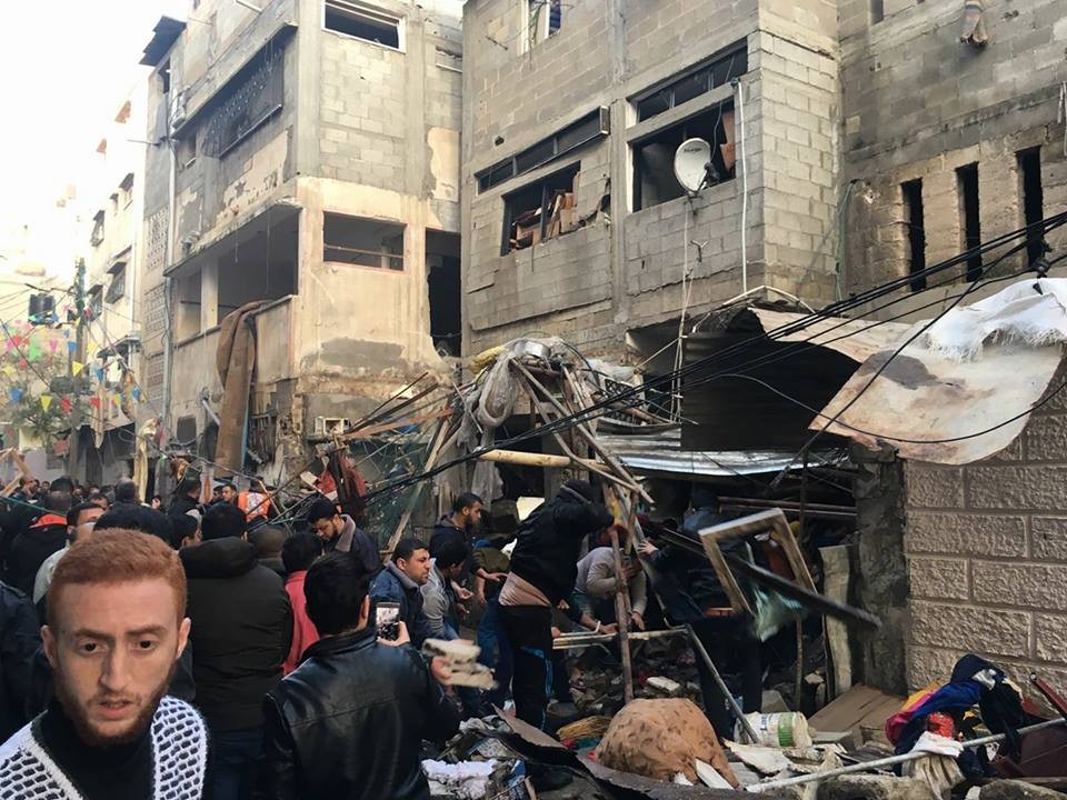 عشرات القتلى والإصابات بانفجار إسطوانة غاز وسط مدينة غزة