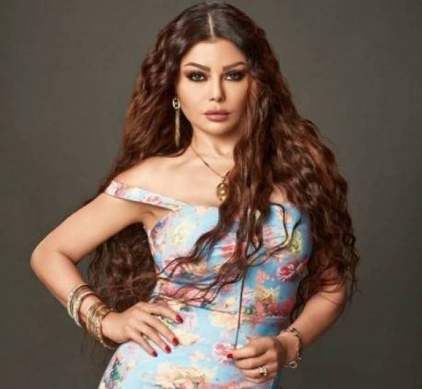 فنان عربي تزوّج 4 مرات.. ويرغب بهيفا