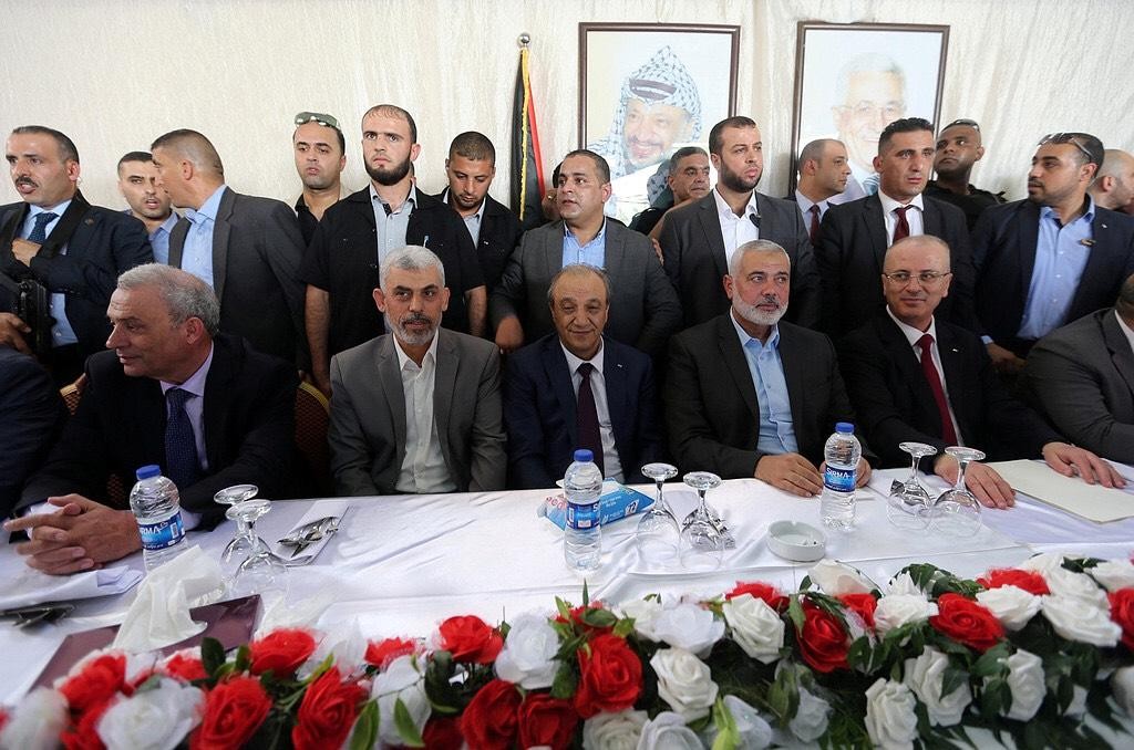 مصر تتدخل للسماح لـ"3" قادة من الضفة بالمشاركة في حوارات القاهرة
