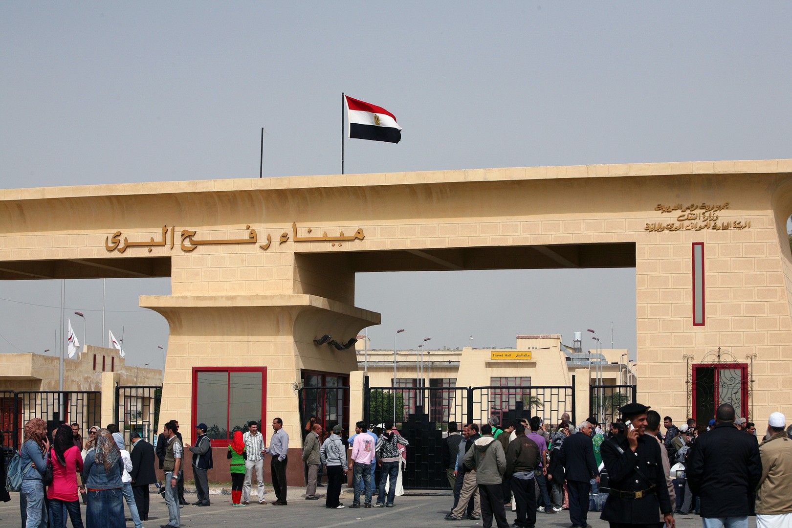 فصائل غزة تدعو مصر إلى فتح معبر رفح