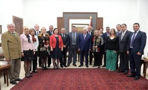 تفاصيل لقاء الرئيس عباس مع وفد أكاديمي روماني برام الله
