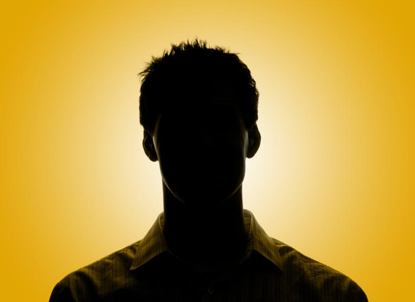 فنان مصرية شهير يعلن إصابته بالسرطان