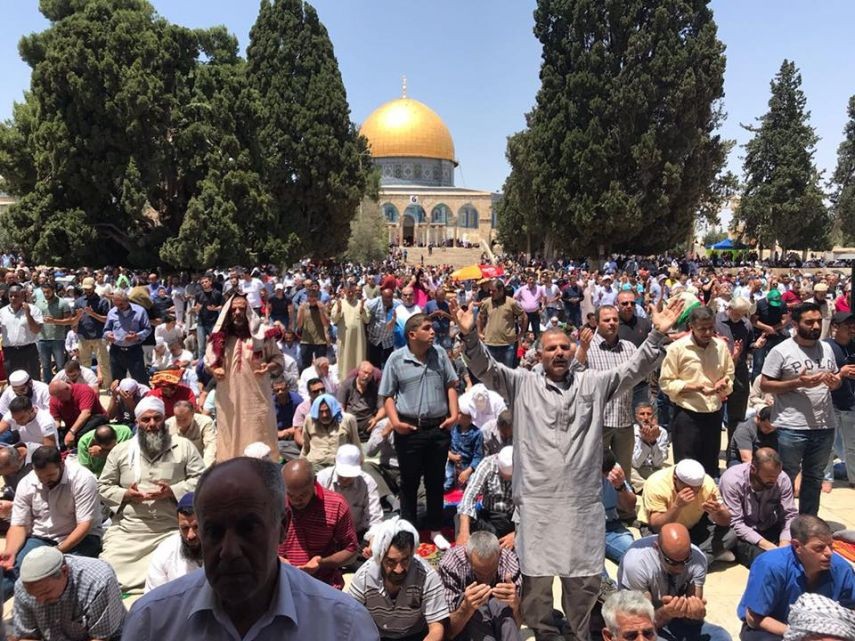 ربع مليون مصل في الأقصى بالجمعة الثانية من رمضات