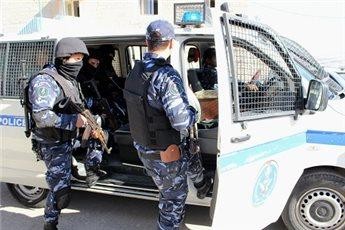 شرطة جنين تضبط مواد مخدرة وتلقي القبض على شخصين في قضيتين منفصلتين